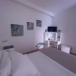 La Maison Del Mas Family