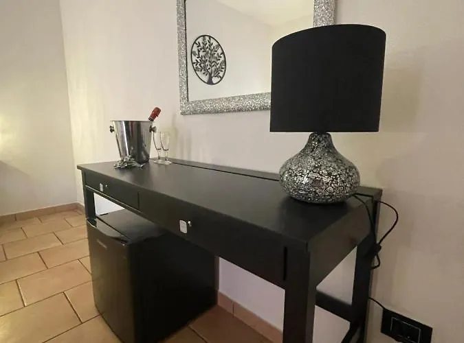 La Maison Del Mas Family 4* Elmas